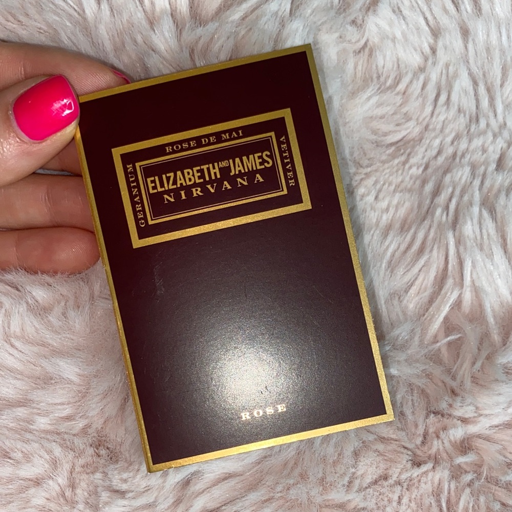 Elizabeth and James Nirvana Burgundy and Gold Card Perfume Sample size